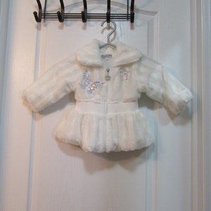 Little girl Toddler Size Coat size Medium Cup Cake
